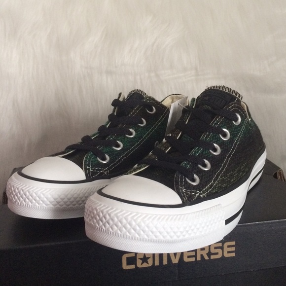 ✨SALE! Converse size 7 women's Shoes - Picture 3 of 7