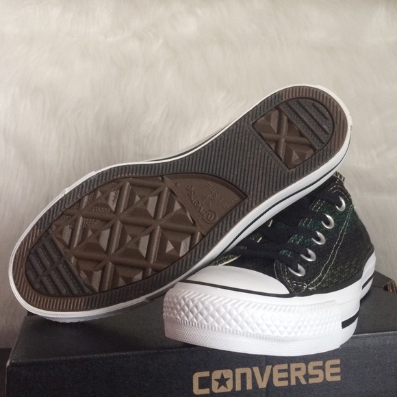 ✨SALE! Converse size 7 women's Shoes - Picture 4 of 7