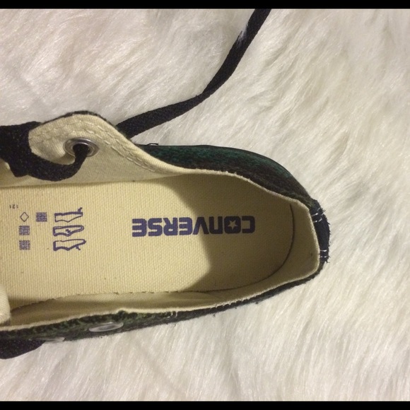 ✨SALE! Converse size 7 women's Shoes - Picture 6 of 7