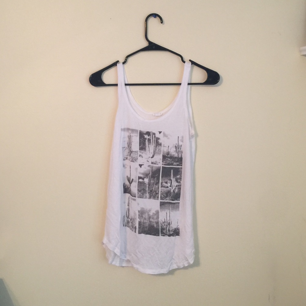 Graphic tank