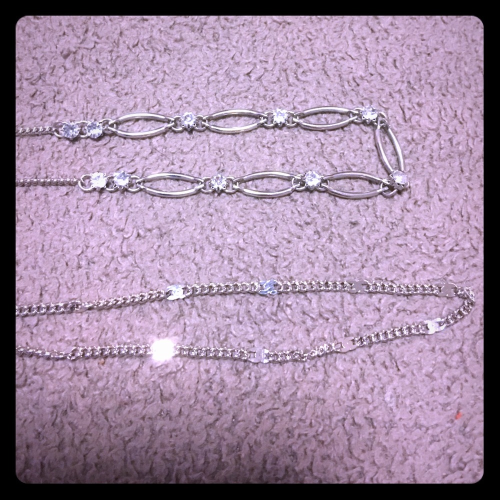 2 chokers