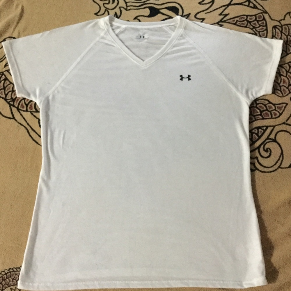 White T-shirt V-neck under armor