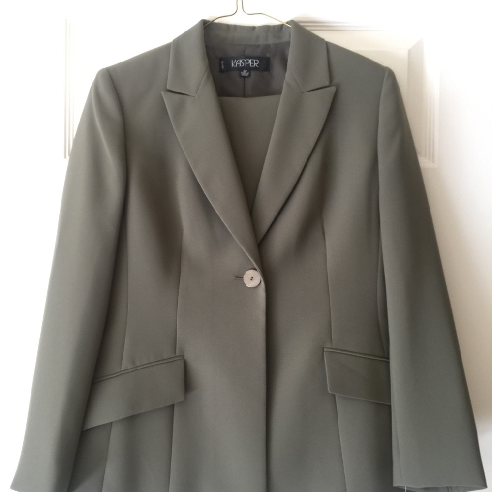 Kasper 3 piece suit with tags