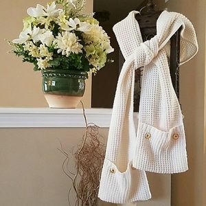 Michael Kors winter scarf with pockets