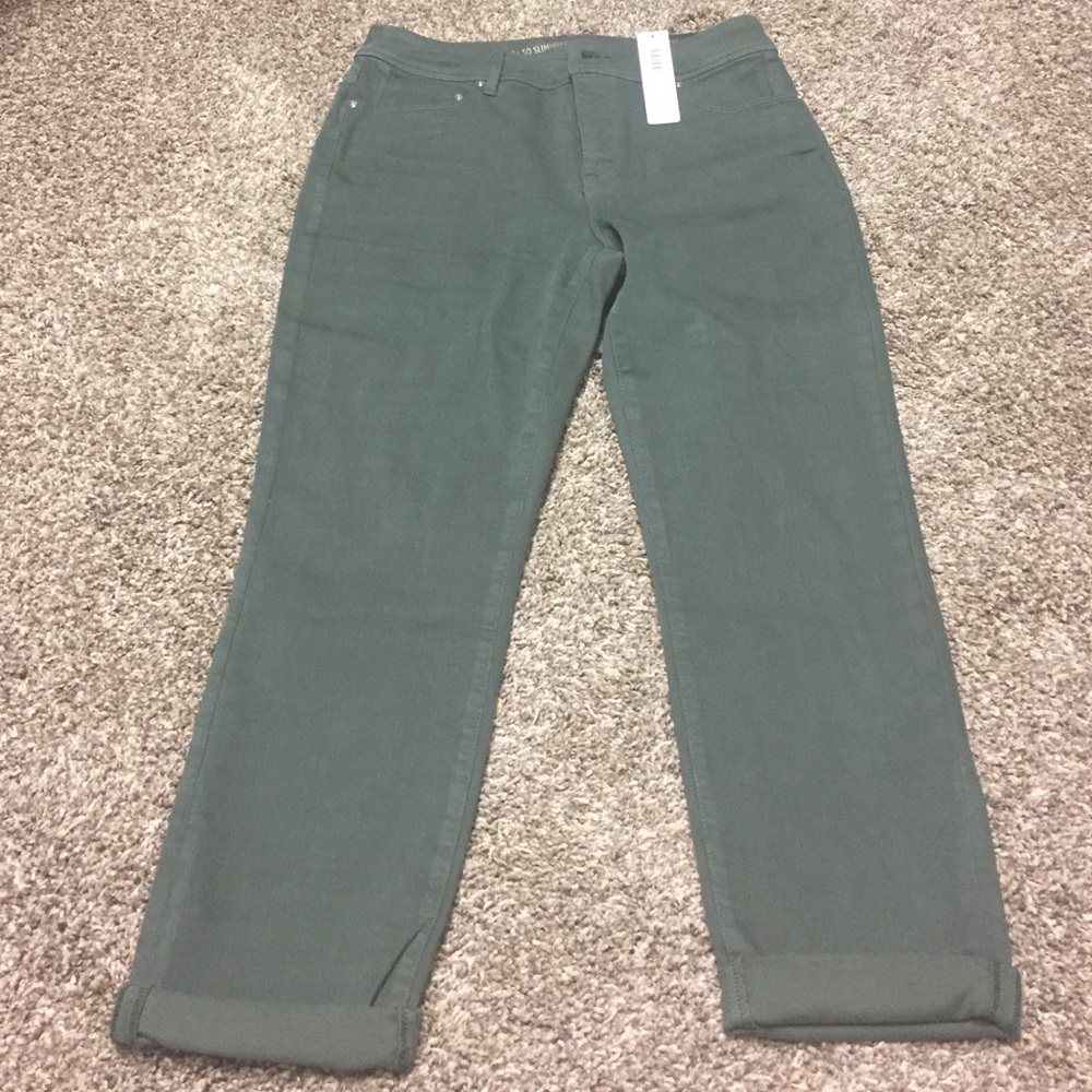 Chico's So Slimming Girlfriend Crop NWT