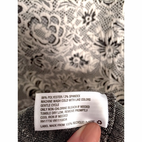 Lacey body-con dress - Picture 3 of 3