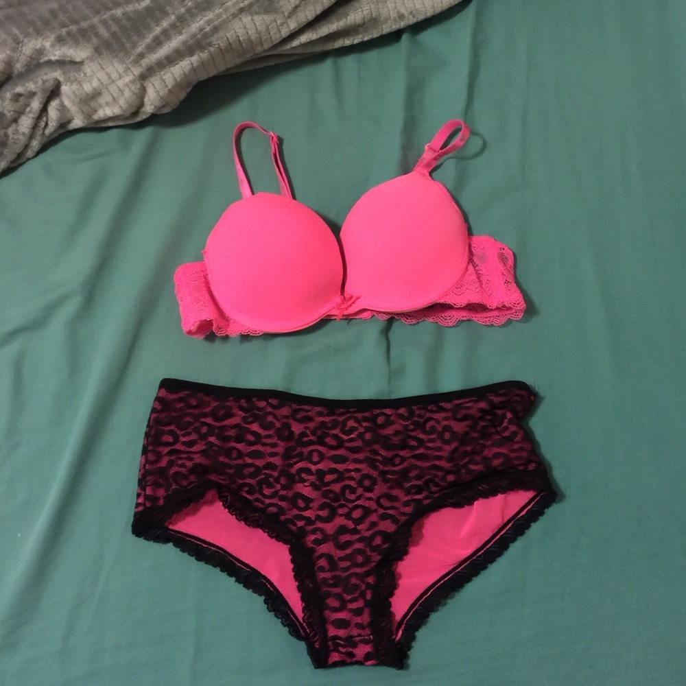 Victoria secret pan and bra set