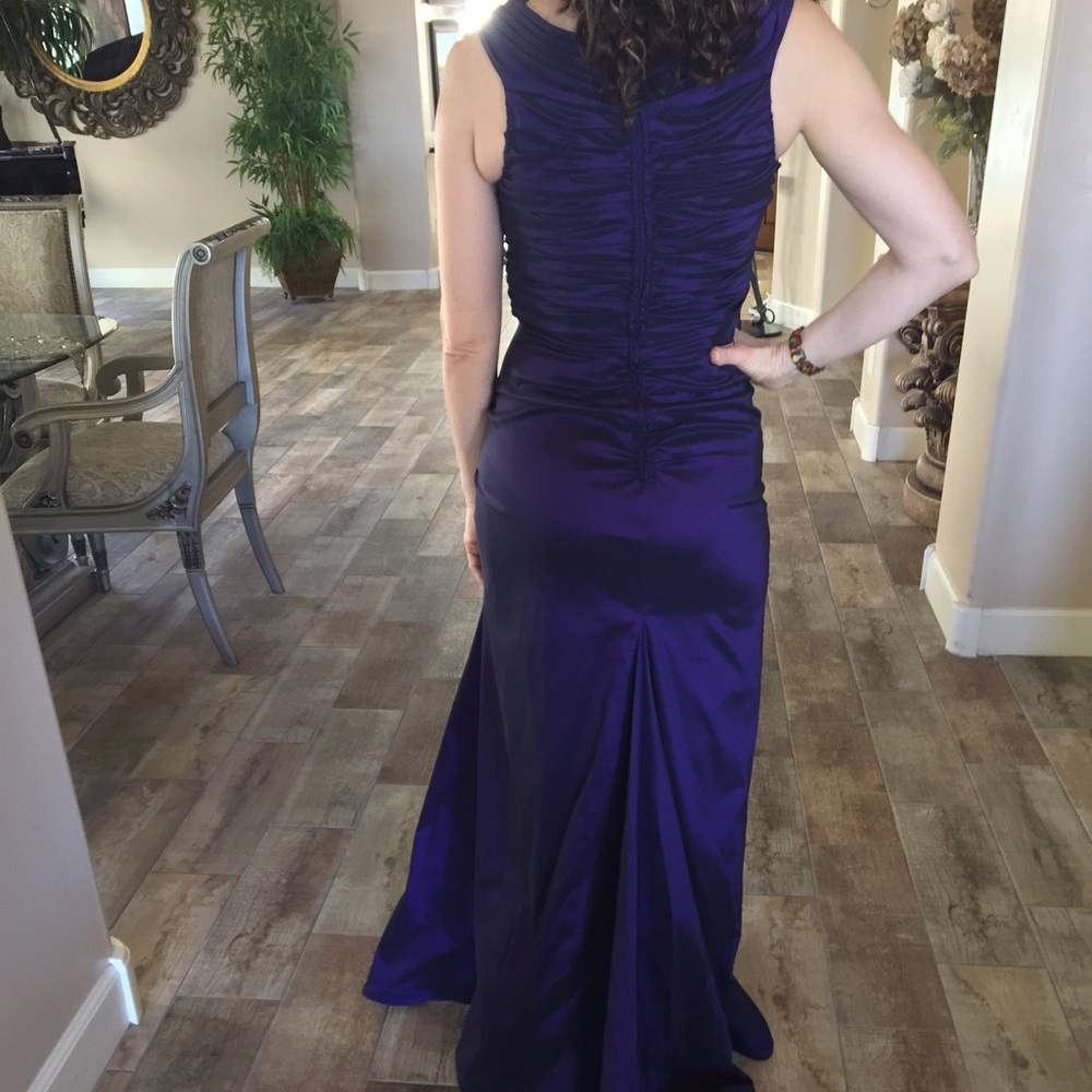 Bold and Beautiful Dress - Picture 3 of 4