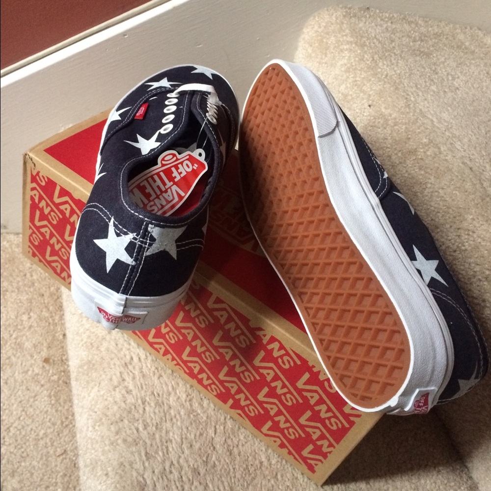 VANS lace up sneaks men sz 9 & 7.5 - Picture 2 of 3