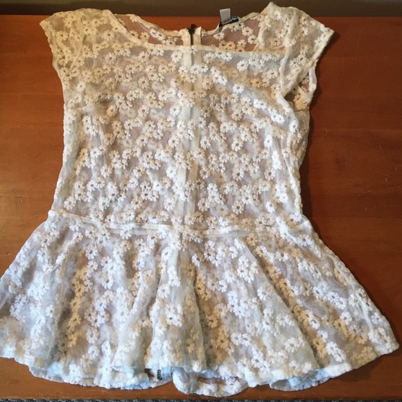 American Eagle Outfitters Tops - AEO Lace top