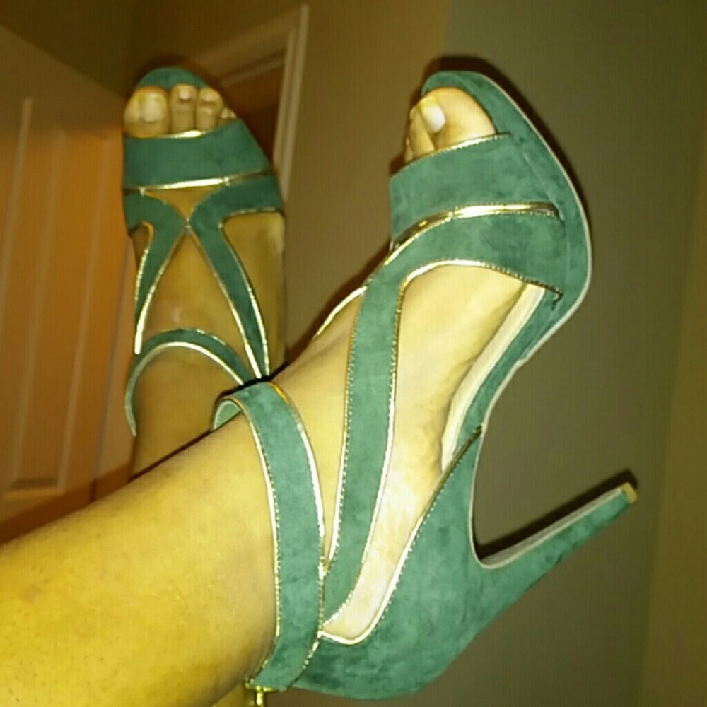 Sassy Green and Gold Heels