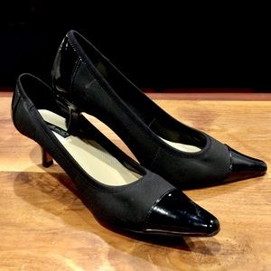 Gorgeous shoes size 7.5 comfortable and classy!!