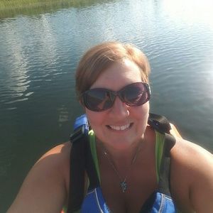 Meet your Posher, Lara