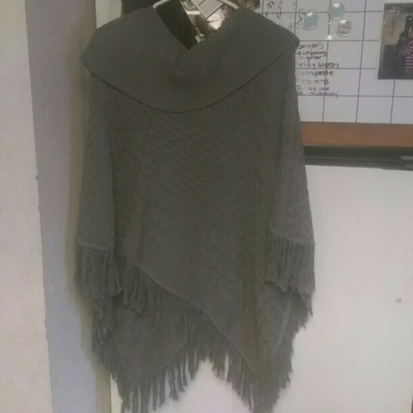 Poncho - Picture 1 of 2