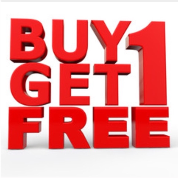 SOLD Bloomingdales Columbian Black Lace Thong - Picture 5 of 5