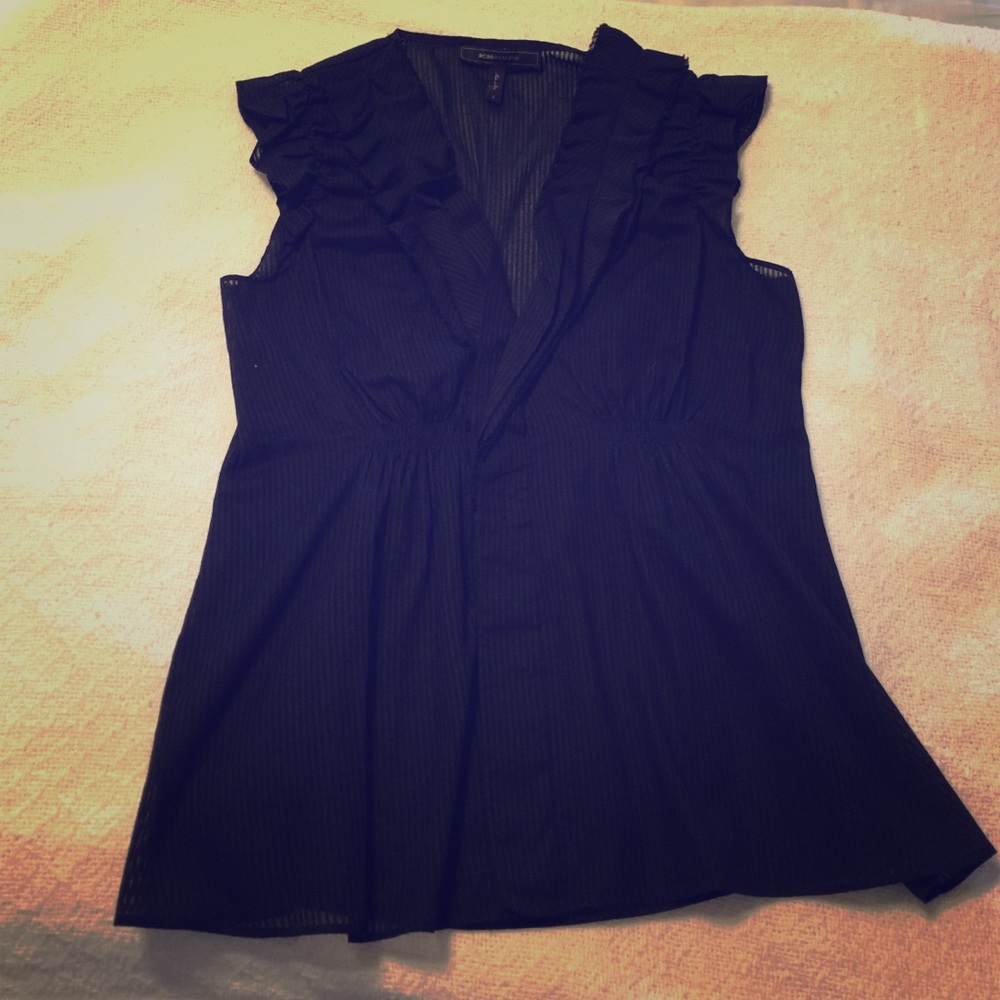 BCBGMAXAZRIA black blouse. Size S