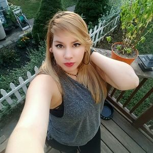 Meet your Posher, Ana