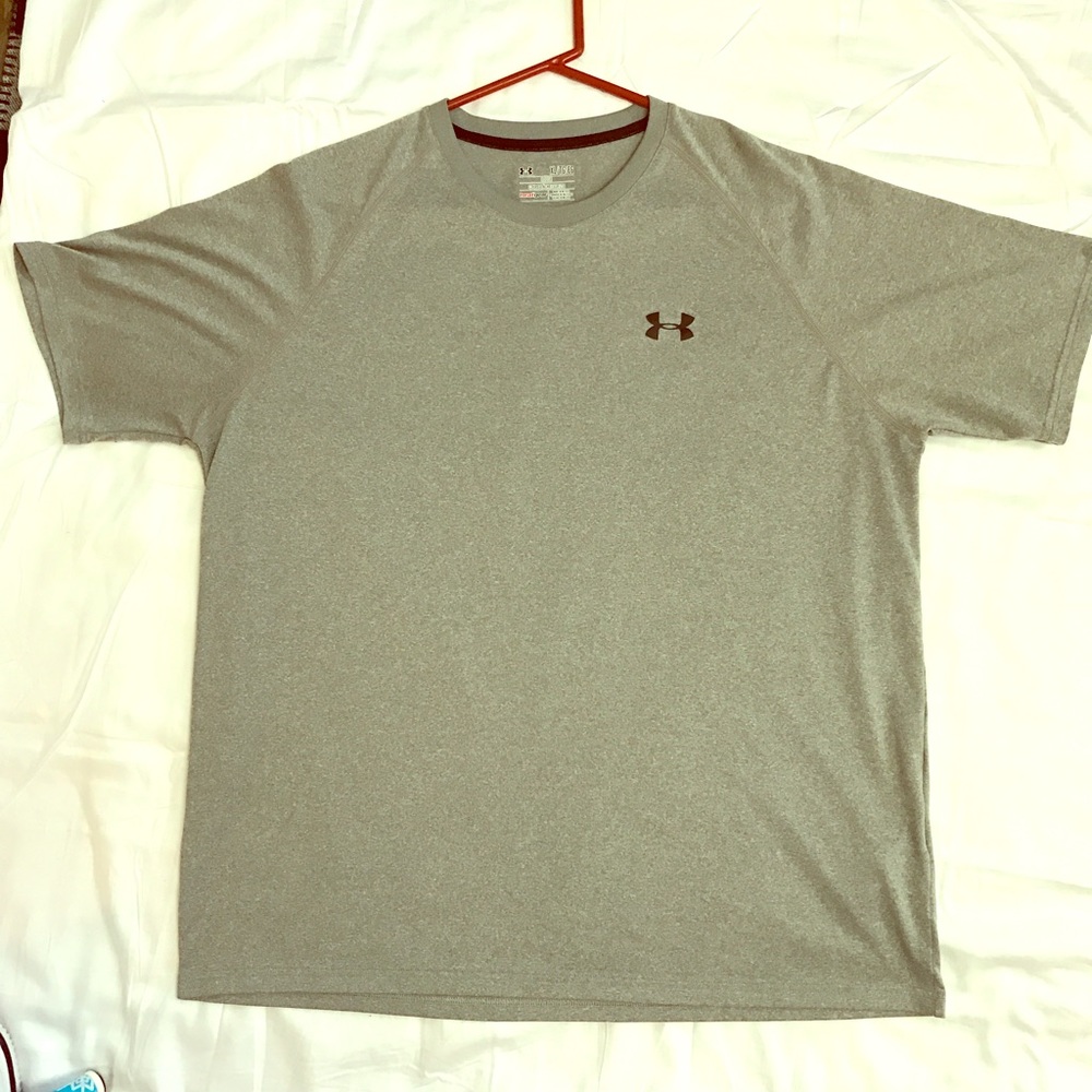 Under Armour Heat Gear workout t-shirt Like new!XL