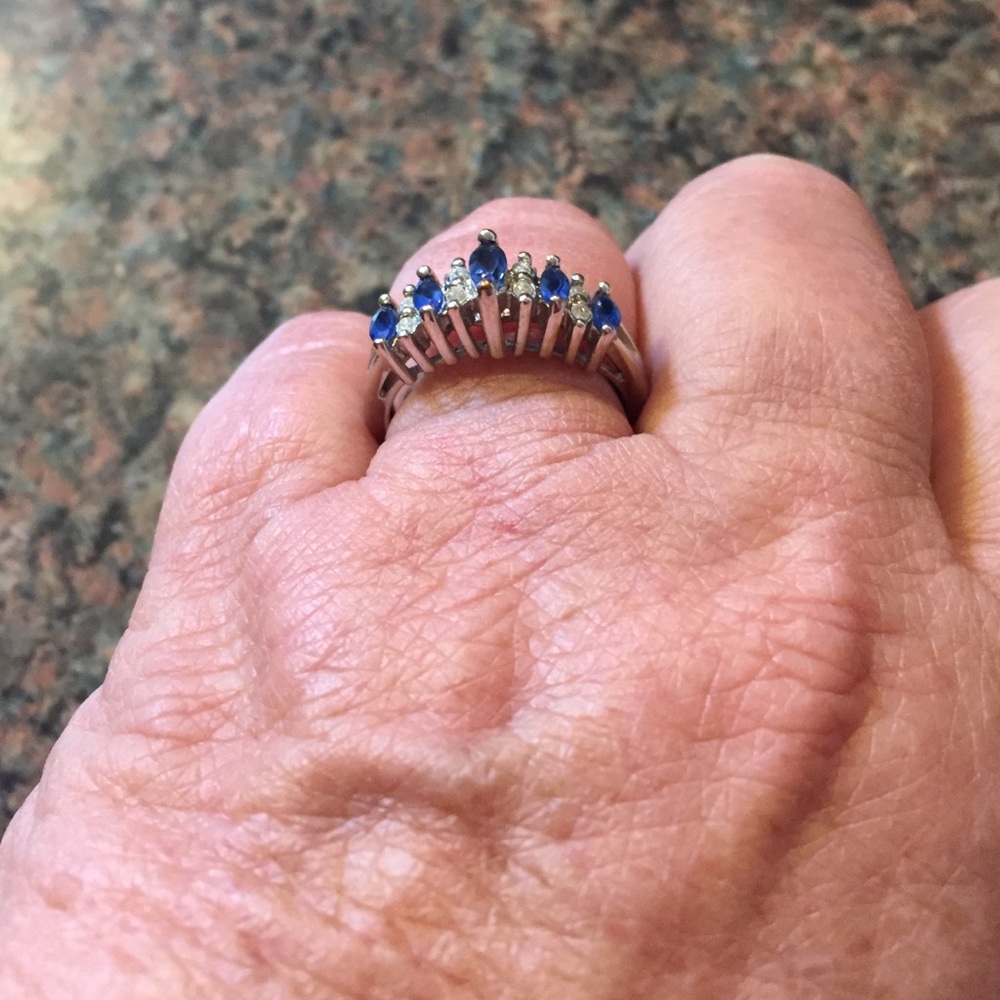 Ring - Picture 2 of 5