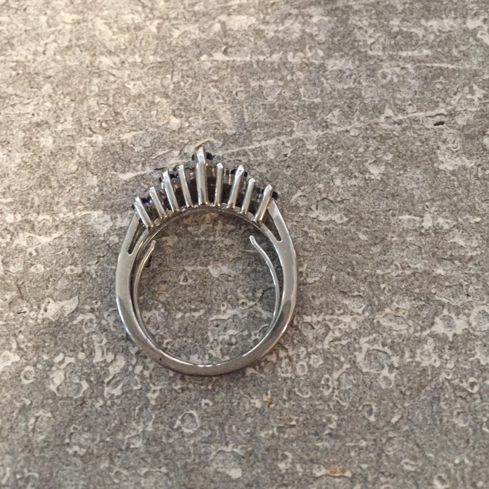 Ring - Picture 3 of 5