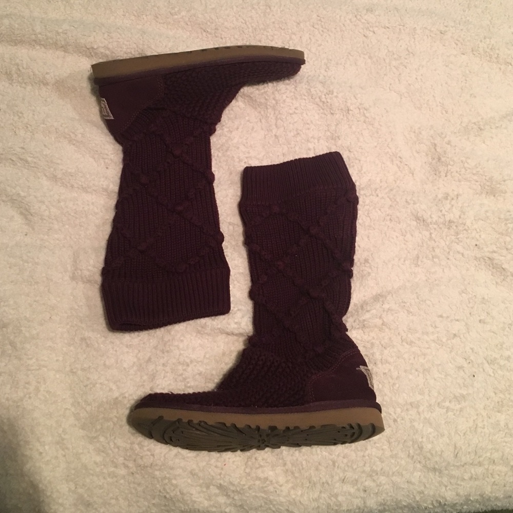 Ugg boots special edition PLUM size 5 (fits 6)