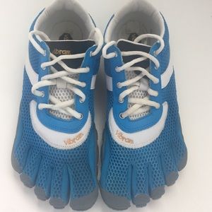 Vibram shoes/sneakers