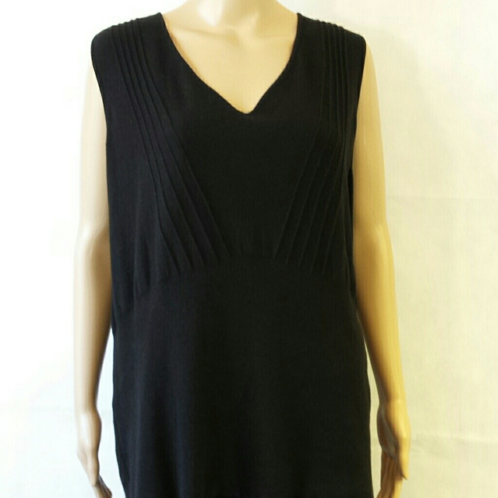 Talbots Sleeveless V-Neck Knit Top