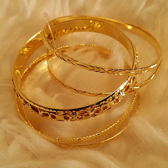 ⭐️Discount Shipping⭐️ Gold Layered Bracelets - Picture 2 of 4