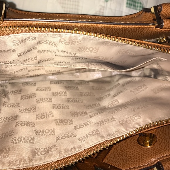 Michael Kors Brown Medium Crossbody Handbag - Picture 2 of 4
