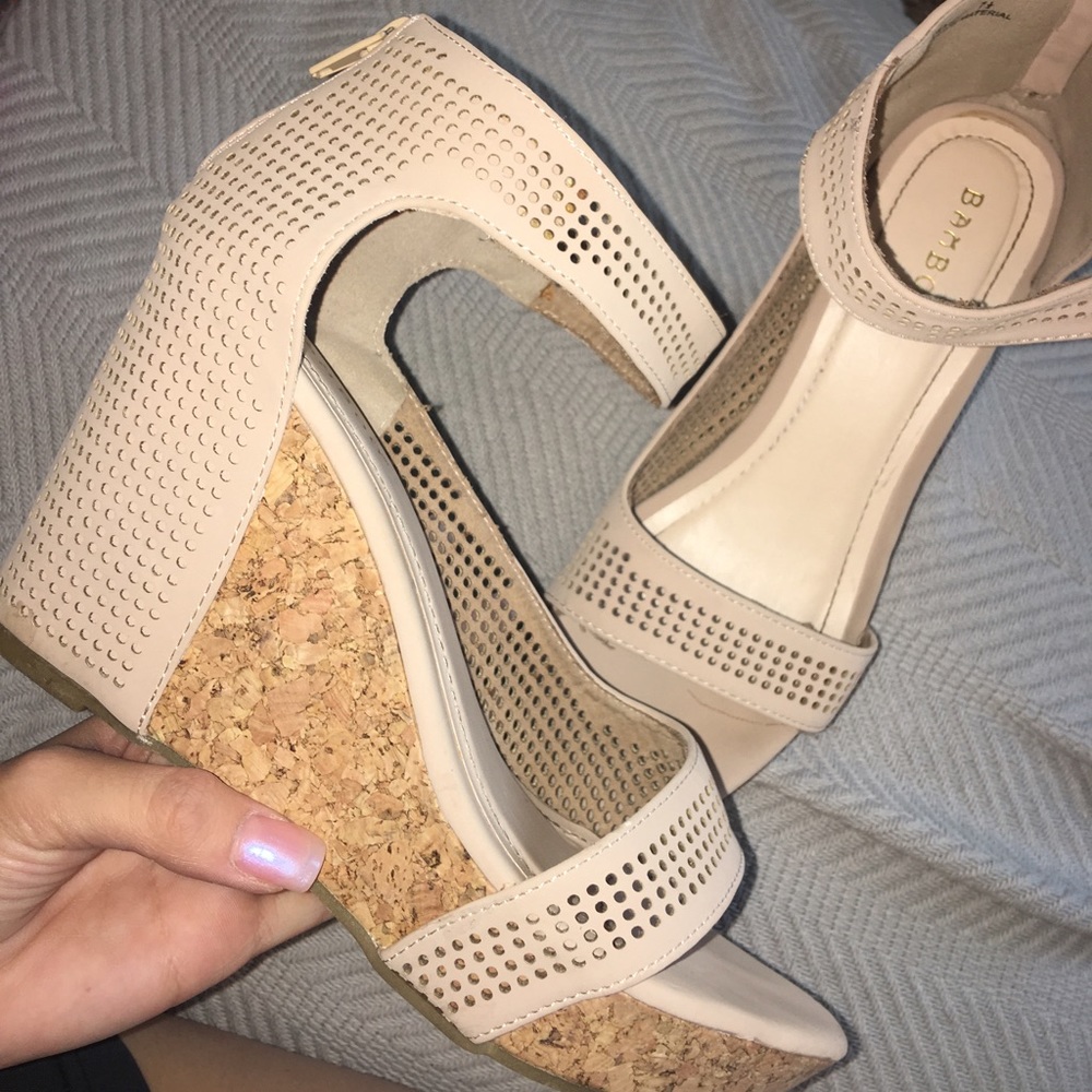 Bamboo beige laser cut wedges