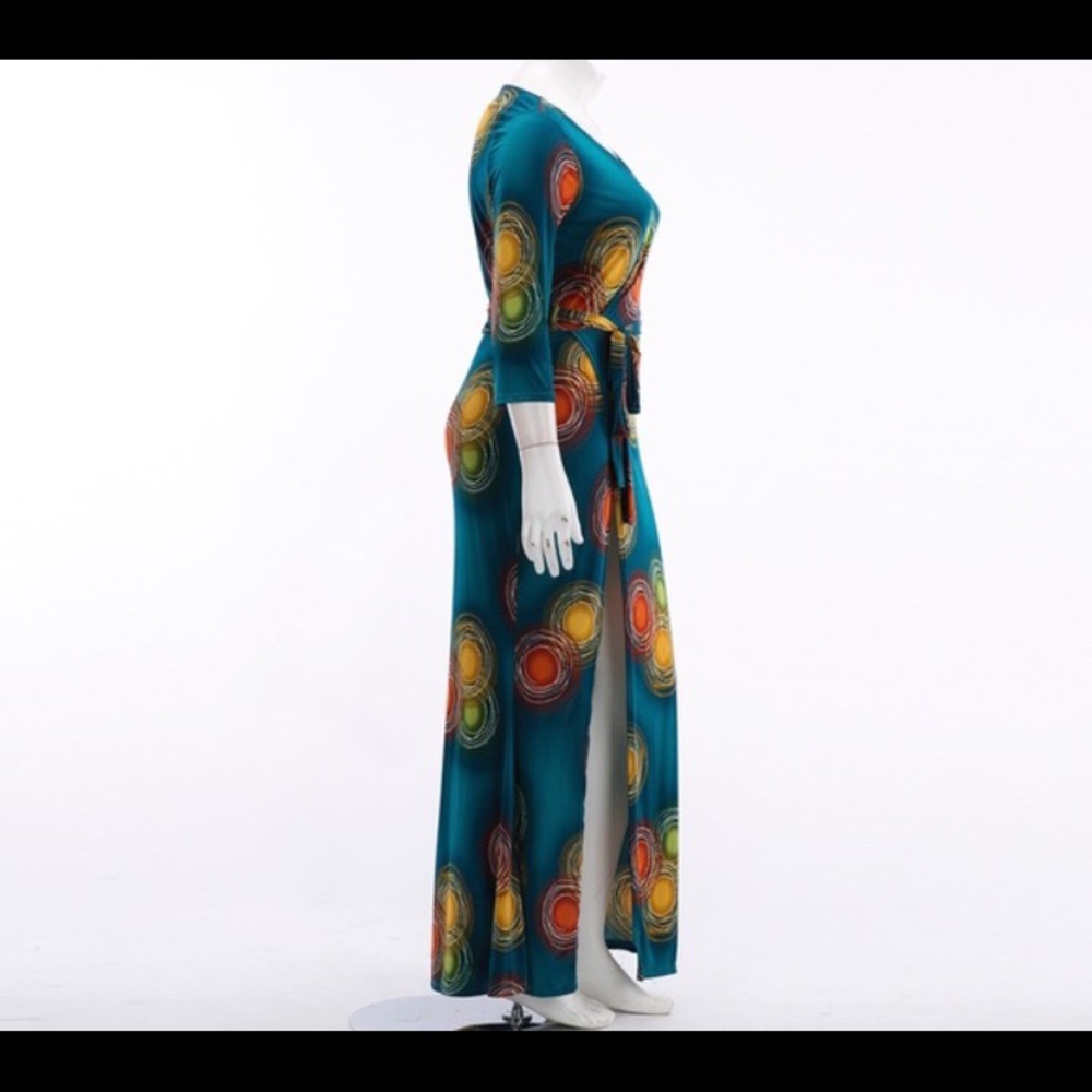 Front Slit Maxi Dress ONLY ONE LEFT IN 2X๐ - Picture 2 of 4
