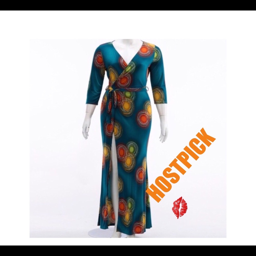 Front Slit Maxi Dress ONLY ONE LEFT IN 2X๐ - Picture 1 of 4
