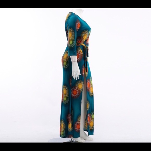 Front Slit Maxi Dress ONLY ONE LEFT IN 2X💋 - Picture 2 of 4