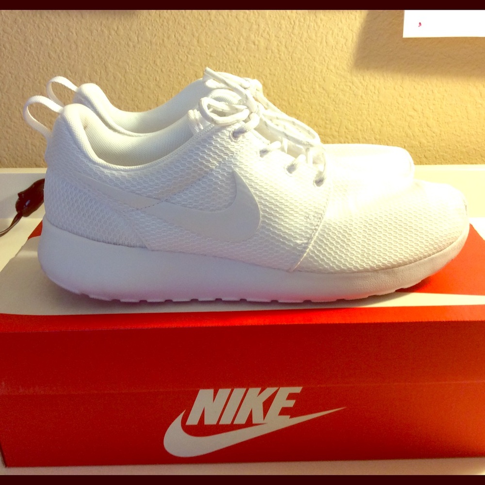 All-white Nike Roshe One