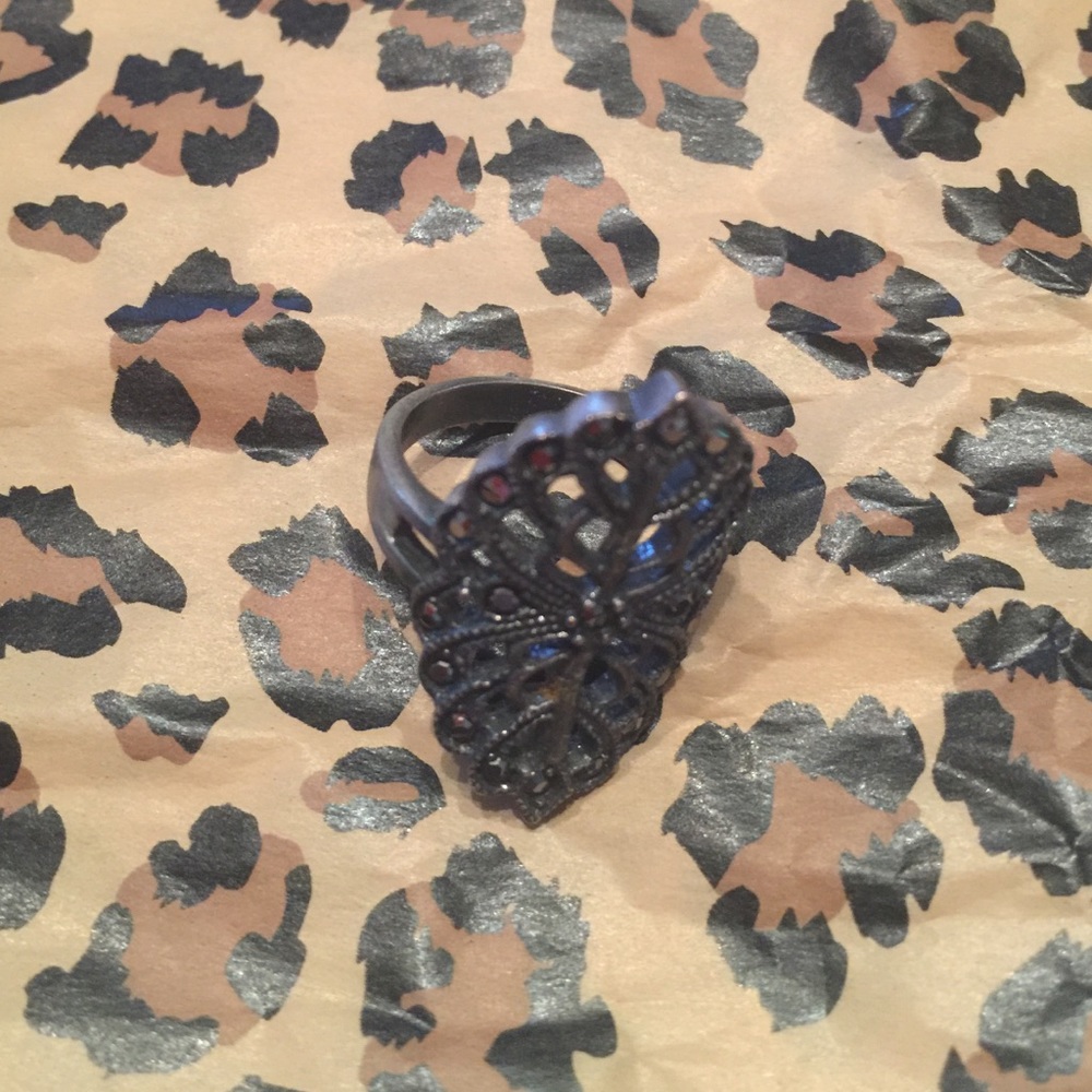Black ring