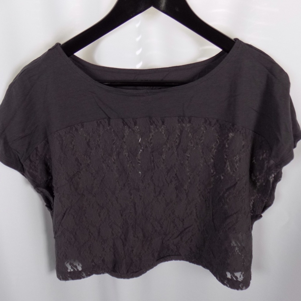 Cropped lace shirt