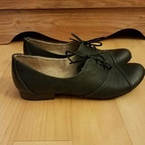 Naturalizer feminine almond toe black oxford