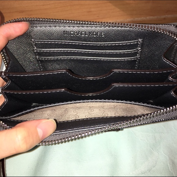 Offer Me🥂BRAND NEW Michael Kors iPhone 5 Wallet - Picture 3 of 5