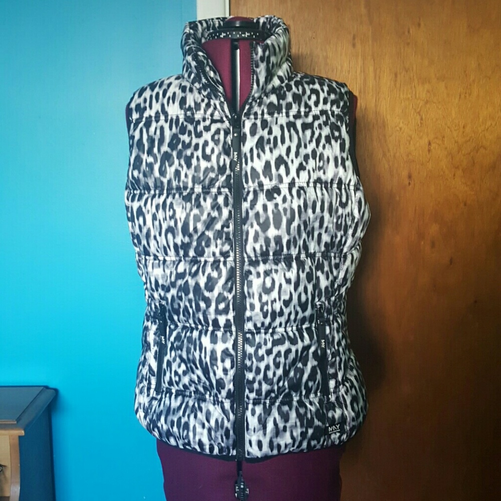 Leopard print vest