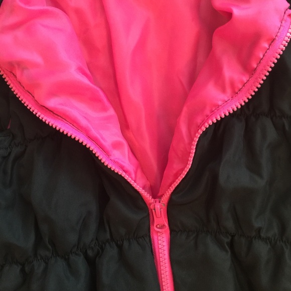 Girls puffer vest 🌸 - Picture 3 of 3