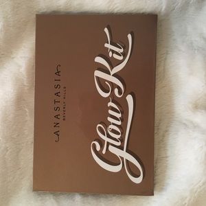 Anastasia ultimate Glow kit