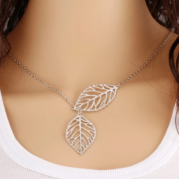 🍃Leaf necklace 🎁free with purchase above 15$ - Picture 4 of 8