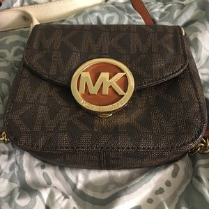 micheal kors cross body