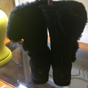 Black uggs