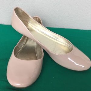 Nude ballet flat