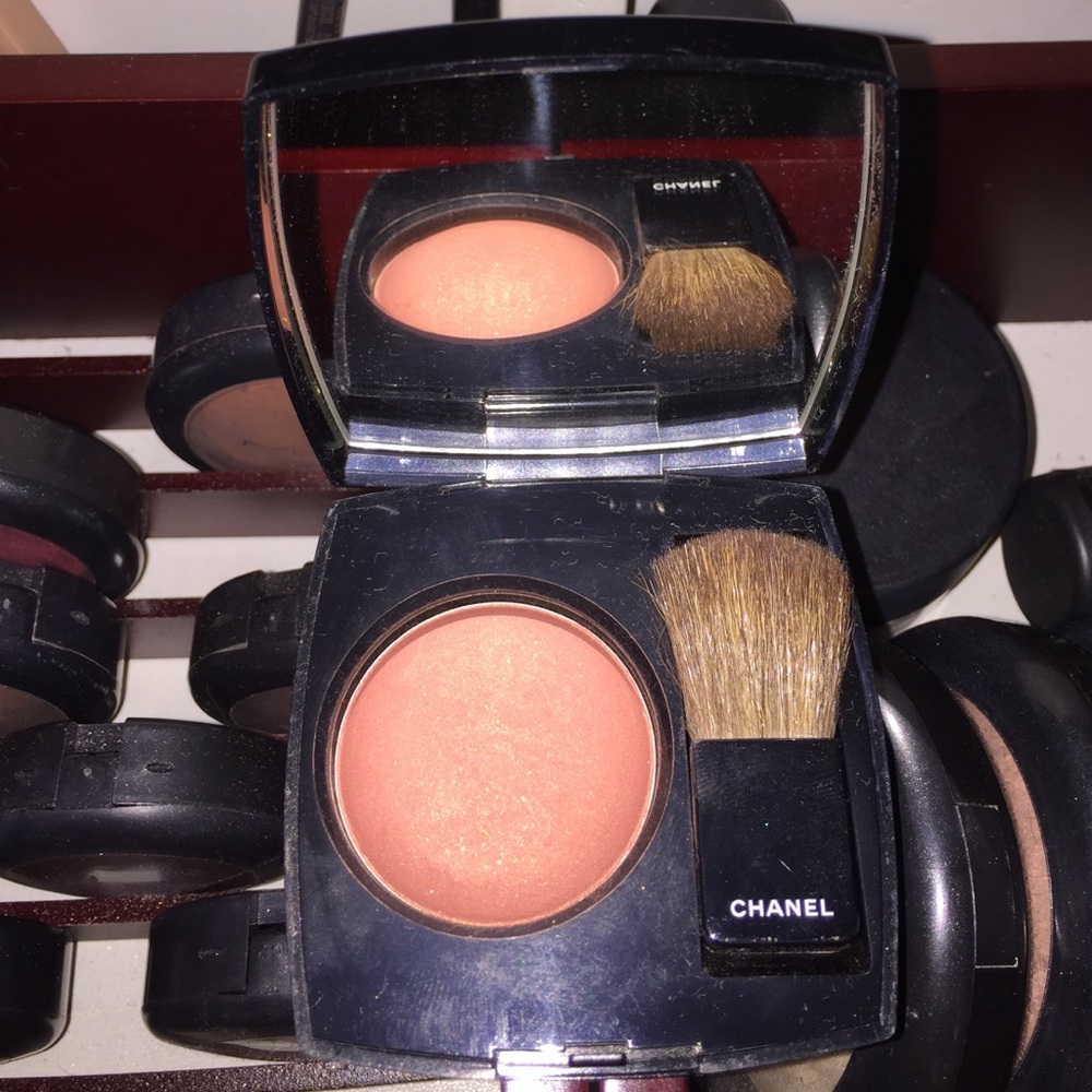 Chanel blush in love