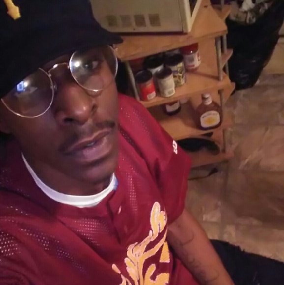 Meet your Posher, Jeffrey - Picture 1 of 1