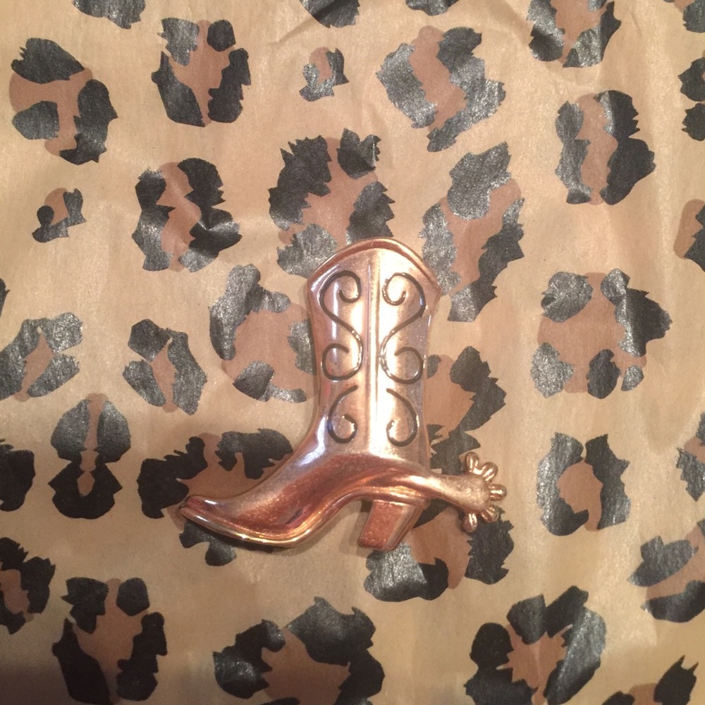 Gold boot pin