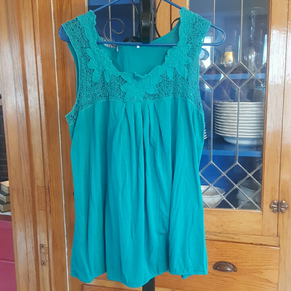 Super cute Teal crochet lace tank
