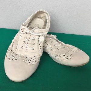 Cream woven oxford flats